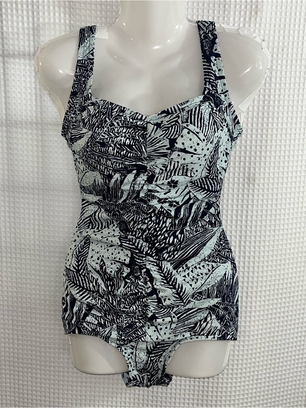 Maxine of Hollywood Black & Mint Leaf-Print One-Piece Swimsuit size 10